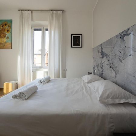 Rrrapido Holy Suites And Rooms - Via Sardegna Мілан Екстер'єр фото