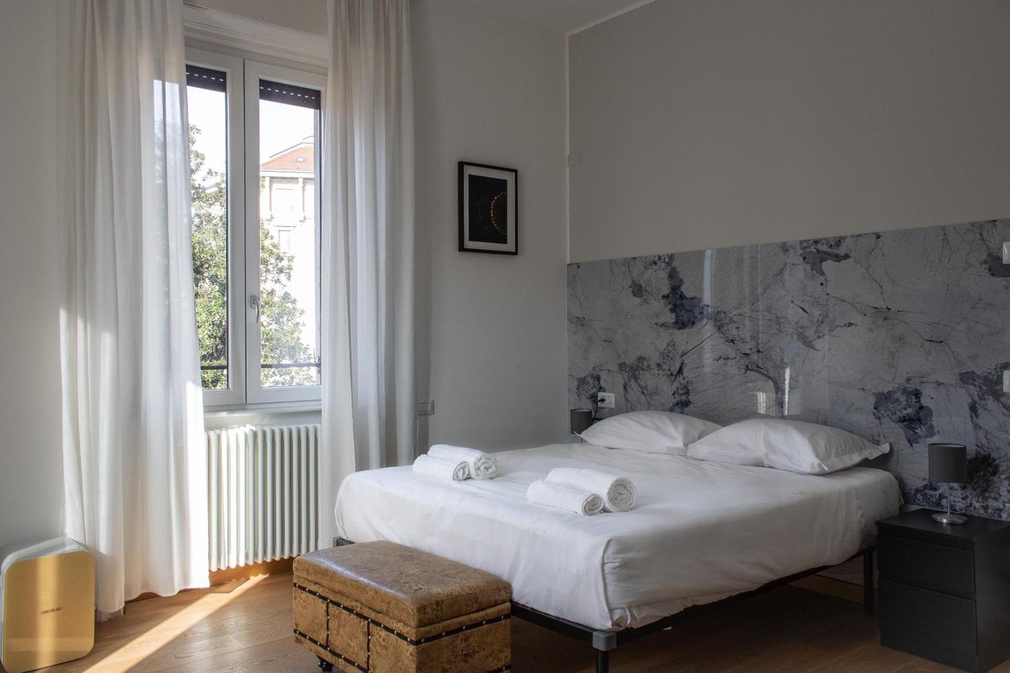 Rrrapido Holy Suites And Rooms - Via Sardegna Мілан Екстер'єр фото
